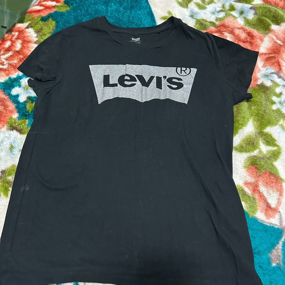 Levi’s Women  t-shirt sz S